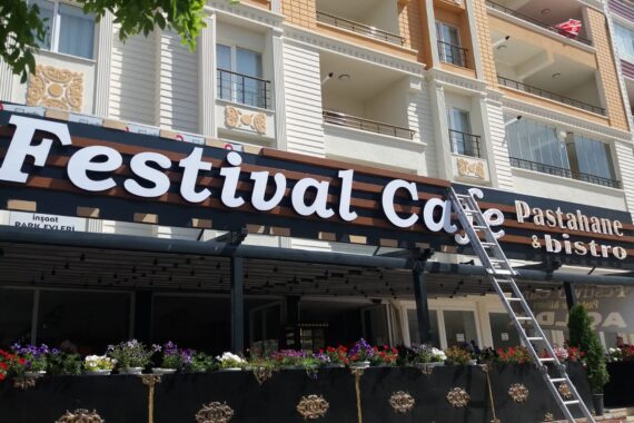 Festival Cafe Işıklı Tabela