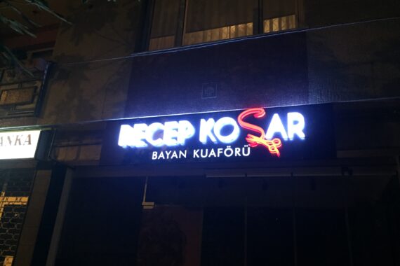 Recep Koşar Eyüp Işıklı Kuaför Tabela