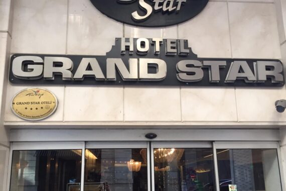 Hotel Grand Star Cihangir Işıklı Tabela